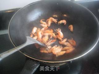 鲥虾冬瓜毛豆汤的做法步骤：1