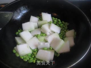 鲥虾冬瓜毛豆汤的做法步骤：3