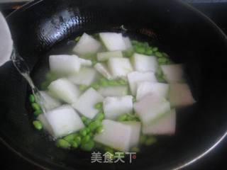 鲥虾冬瓜毛豆汤的做法步骤：4