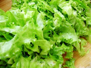 蚝油甘蓝生菜丝的做法步骤：2