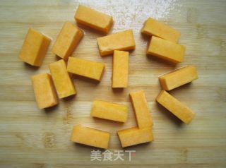 黄金南瓜条的做法步骤：2