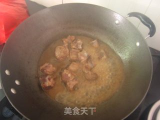 猪尾巴遇上香芋的做法步骤：3