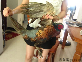 榴莲炖山鸡的做法步骤：1
