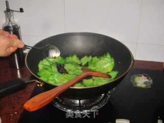 腊肉炒苦瓜的做法步骤：5