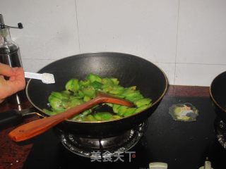 腊肉炒苦瓜的做法步骤：7