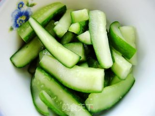酸辣黄瓜条的做法步骤：3