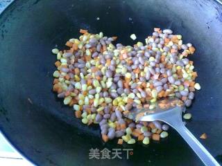 炒粒粒的做法步骤：3