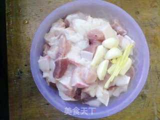 香菇焖五花肉的做法步骤：2