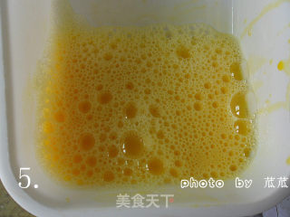 详细制作电饭锅蛋糕 （给没有烤箱的你）的做法步骤：5