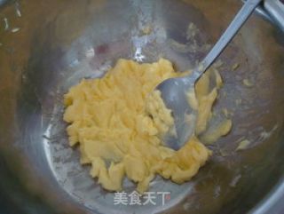 【下午茶小点】果仁蜜豆夹心蛋糕的做法步骤：1