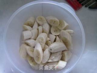 香蕉莎拉的做法步骤：2