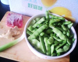 油焖豆角的做法步骤：1