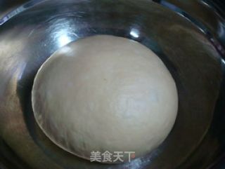 【营养早餐】给你好滋味——金枪鱼沙拉面包的做法步骤：1