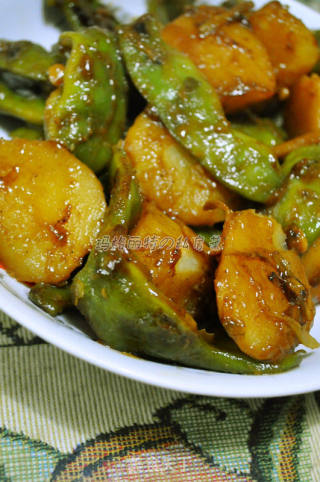 家常素菜——土豆烧豆角的做法步骤：4