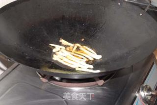 菜椒炒血鳗的做法步骤：4