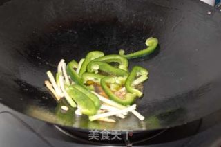 菜椒炒血鳗的做法步骤：5
