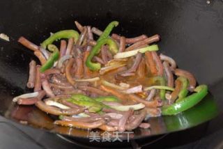 菜椒炒血鳗的做法步骤：8