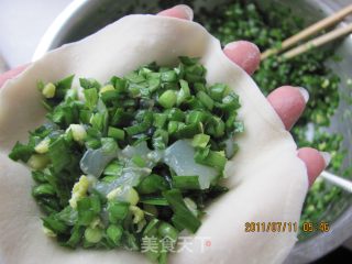 虾仁水煎包的做法步骤：8