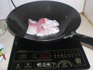 【苏菜】焖鱼片的做法步骤：1
