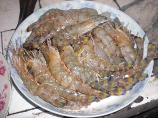 【苏菜】油爆大虾的做法步骤：1