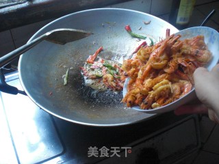 【苏菜】油爆大虾的做法步骤：8