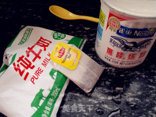 简易冰奶茶的做法步骤：1