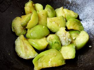 豆瓣蒜香茄子的做法步骤：2