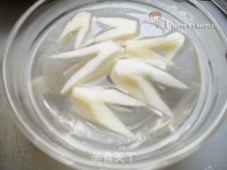 夏日一抹清新风 —— 清丽脱俗的丽花茭白的做法步骤：3