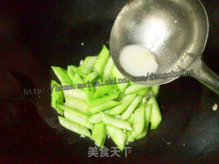 蒜茸炒丝瓜的做法步骤：6