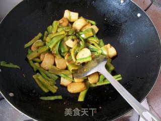 苦瓜炒年糕的做法步骤：6