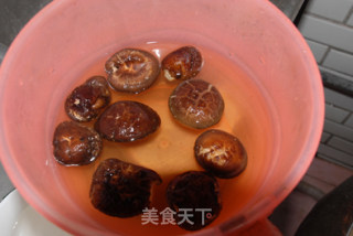 香菇肉末汤面的做法步骤：1