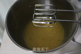 【南瓜炼乳全麦蛋糕】=阳光的颜色+健康的味道~的做法步骤：2