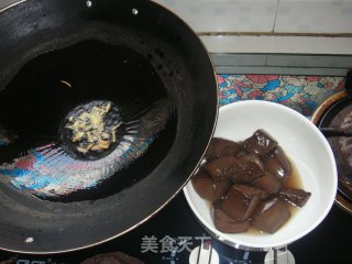 麻油猪血汤的做法步骤：1