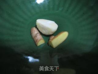 鹌鹑蛋烧鸡脚的做法步骤：4