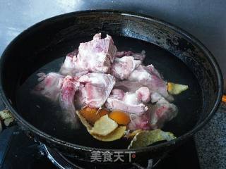 红烧排骨的做法步骤：2