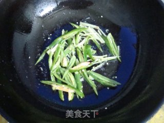 蒜苔炒肉的做法步骤：5
