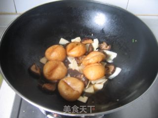 【苏菜】笋菇烧面筋的做法步骤：7