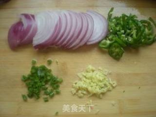 苏菜—洋葱炒鳝丝的做法步骤：1