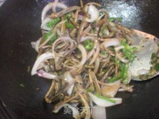 苏菜—洋葱炒鳝丝的做法步骤：7