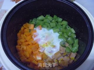 【换个花样吃米饭】三丁焖饭的做法步骤：8