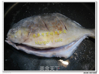 【浙菜】--西湖醋鲳鱼的做法步骤：3