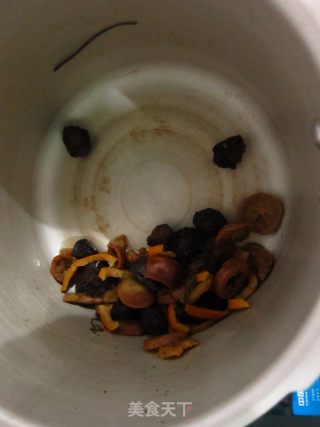 冰镇酸梅汤的做法步骤：2