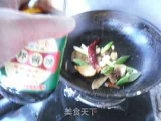 酥鲫鱼的做法步骤：7