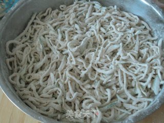 【“婆婆性”头疼的故事】粉蒸萝卜丝的做法步骤：3