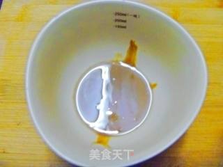 【换个花样吃凉面】西红柿麻酱凉面的做法步骤：2