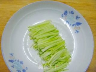 【换个花样吃凉面】西红柿麻酱凉面的做法步骤：9