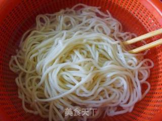 【换个花样吃凉面】西红柿麻酱凉面的做法步骤：11