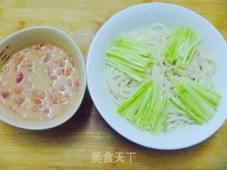 【换个花样吃凉面】西红柿麻酱凉面的做法步骤：13