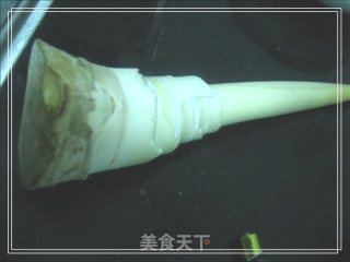 苦笋炒卤舌的做法步骤：1