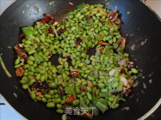 【浙菜】青豆炒核桃的做法步骤：7